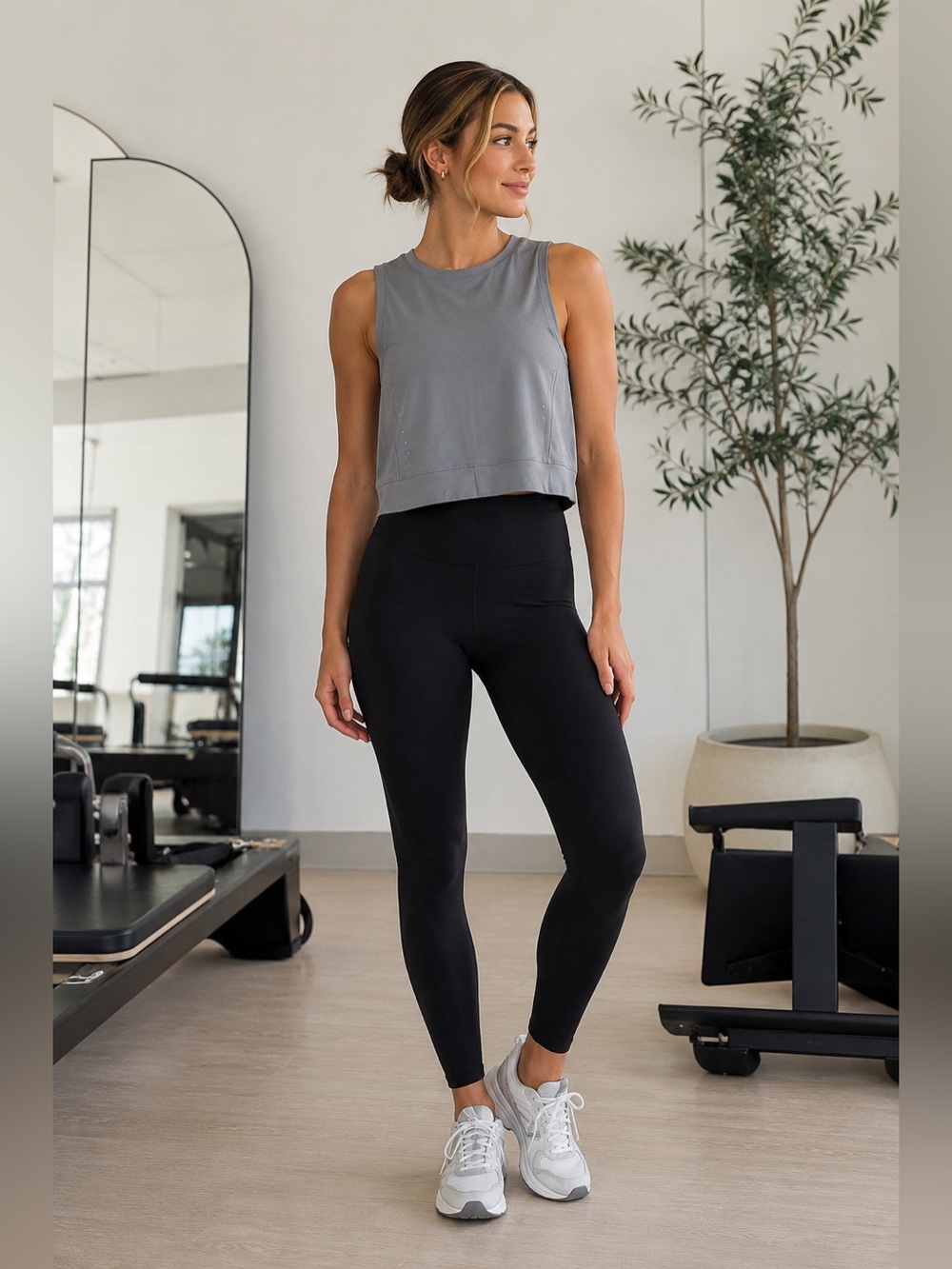lululemon Grey Perforated Cropped Muscle Tank Top Womens 6 Workout Yoga Run